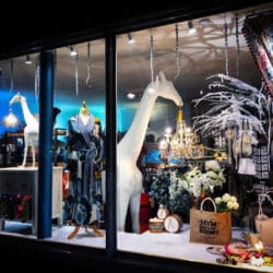 Giraffe In Love M Indoor Giraffe In Love M Indoor